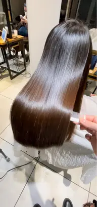 ブリーチしてないのにダメージ気になる方必見❗️低ダメージ縮毛矯正＋ダークカラー＋髪質改善酸熱トリートメント✨