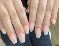 ワンカラー+ ジェルでフォルム形成いたします。