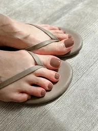 【オフ有り】フットソフトジェル👡ワンカラー/ラメ⚠️10分以上の遅刻の場合はキャンセル扱いとなります。