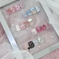 《フット👣》カスタム定額デザイン🩷 ¥6600- （オフ無し）選べる親指2本アート×ワンカラー✨甘皮ケアフットバス付