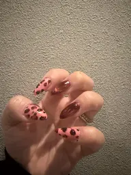 レオパード片手2本アート、残りワンカラー