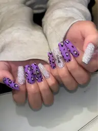 〈持ち込みデザイン💝〉Mコース✨（片手アート2​〜​3本）