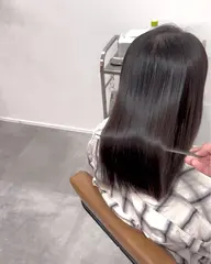 【柔らかな仕上がり​〜​しっかりストレートまで、幅広く対応】高品質薬剤使用の縮毛矯正/髪質改善/カット+トリートメント込み