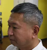 白髪ぼかし➕カット💈希望がございましたら、お時間を無駄にせず放置時間中も顔剃りも追加出来ます！※眉毛のみも可