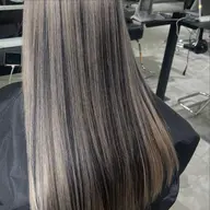 [初回予約!!]［★特殊デザインカラーしたい方★🌠］ブリーチ+カラー(2色以上)+トリートメント