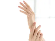 【お爪の集中ケア】甘皮処理＋お爪の長さ形整え＋磨き仕上げ￥2800→￥2500