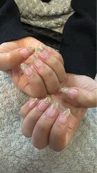 【オフ無料✨】ハンドジェルネイル ラメグラ♡.·*.