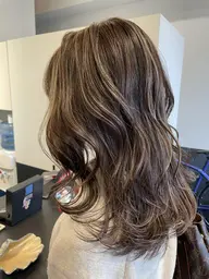 ☆大人気☆外国人風☆ハイライト+サロンケアトリートメント ¥11980