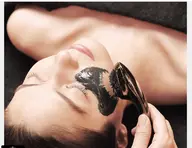 【クレイパック】乾燥肌・ニキビ肌・フェイシャルケア初心者の方におススメ♡専用磁気で除去❣️美容成分でしっとりツヤ肌へ😊