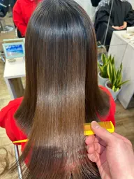 美髪縮毛矯正ストレート【高濃度ケラチン配合髪質改善】【シャンプーブロー込み】