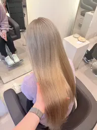 《ケアブリーチで綺麗に明るく❤︎》【ブリーチありダブルカラー（ケアブリーチ）+オジオット7step トリートメント】
