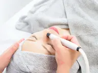 \一番人気⭐︎毛穴洗浄/ 美容液で毛穴汚れを吸い上げます