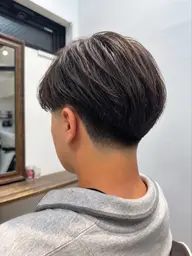 フェードメンテナンス＋シャンプースタイリングフェードのみのカットになります。