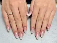 【4月限定🌸】上品な仕上がりに🍀【カラーグラデーションorフレンチ】【オフなし】【ワンカラーベース】ドライケア込♪