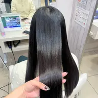 【艶のある綺麗な髪にしたい方🌷🎀】🩶期間限定価格🩶”地毛風”縮毛矯正➕トリートメント¥9900(ロング料金別)