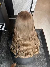 👩🏼💖ブリーチ🈶ダブルカラー➕高濃度トリートメント👩🏼💖【ロング料金なし】