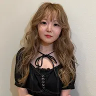 ♡🎀 人気𝐍𝐨. 𝟏 🎀♡ 〖カット〗➕〖ブリーチ+カラー〗➕〖保護トリートメント〗