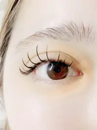 フラットラッシュ120本まで。ご来店時にご希望の本数、デザインをお伺いします♡