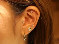 耳ツボジュエリー★両耳が10粒まで