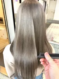 ✨広がり＆うねり解消✨艶100%縮毛矯正