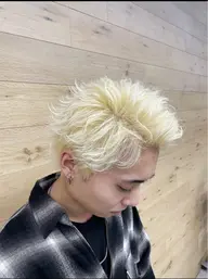 カット＋ブリーチ＋眉カット＋炭酸シャンプー＋トリートメント　¥19580 → ¥10980