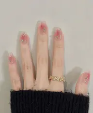 【研修】チークネイル 小粒ストーン付きネイル