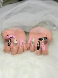 [ハンドネイル]   長さ出し10本アートパーツつけ放題