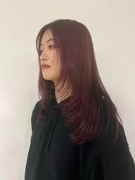 湿気によるくせ毛や膨らみでお悩みの方😁【艶髪矯正】❣️+【小顔カット】+5stepトリートメント💖