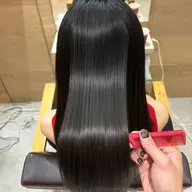 【ブリーチ毛でも縮毛矯正OK！】カット+酸性ストレート矯正+艶カラー+髪質改善トリートメント+ショートスパ付き♪