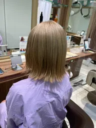 カット➕ケアブリーチ+ケアカラー(🌟ダメージレスにブリーチし艶のあるハイトーンへ🌟)別途トリートメント➕2200円​〜​