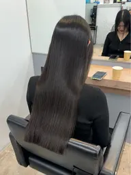 【ミニモ学割特別メニュー🌸】✨サラサラ美髪縮毛矯正✨+髪質改善トリートメント🫧 +marbb付+🉐前髪顔周りカット