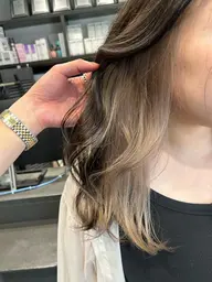 イヤリングカラーのみ　ブリーチ