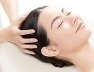 【極上ヘッドスパ】🌺✨デコルテマッサージ付き🌺✨肩や首こり頭痛目の疲れ一気にすっきり解決✨🌺
