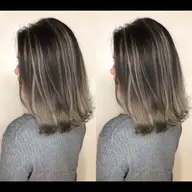 〔50%オフ⭐️ホワイトブリーチ使用❣️〕爆人気ホワイトブリーチハイライト＋イルミナカラー