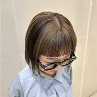 ケアブリーチ🍑カット+イヤリングカラー