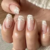 ゼブラフレンチネイル🦓‎🤍