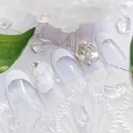 【キャンペーン対象🌟初回❣️持ち込みアート&概念ネイルもOK】トレンドアート４本コース【オフ無料】フレンチベース