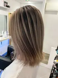 直前割🈹カット＋ブリーチダブルカラー、グラデーション、ハイライト、インナーonカラー🎨＋3stepトリートメント💫