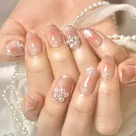 チーク×マグネットフレンチネイル