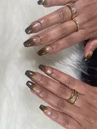 【4月限定価格‼】️【オフあり】チップ長さ出し10本＋アートし放題🎨