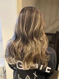 🎨🌈🎨🌈【外国人風】デザインカット＋3Dハイライトカラー『ハイライト＋フルカラー』