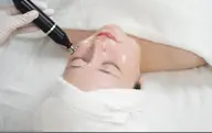 【最新ケア美容液導入💎】最新機種アクアダーマを使用して導入💆‍♀️直後からツヤ感up✨LHALA洗顔付き🫧