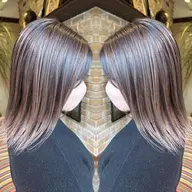 《ケアに特化した》ケアブリーチ＋オンカラー＋トリートメント