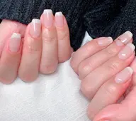 フレンチネイル(ストーン2個付き)好きなベース色選べられます。