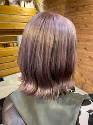 ✨🧸当店2番人気🧸✨【全体ケアブリーチ＋全体カラー＋カットorトリートメント】※ショート​〜​鎖骨付近まで