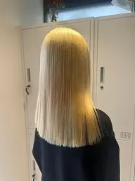 【海外girlハイトーンになりたい🇺🇸方注目✨】ケアブリーチハイトーンカラー➕オージュア内部補修トリートメント