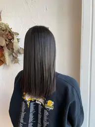 縮毛矯正 +カット+ トリートメントパック　(土曜日／日曜日も使える)☔️