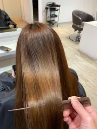 髪質改善水素トリートメント＋超音波ケア。カラーとの相性抜群で回数重ねる毎に髪の毛綺麗になります。