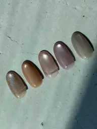 【オフあり】厳選5色！人気色うるうるマグネットネイル¥4,950 （150分～180分） 安心出来るプロ用商材使用