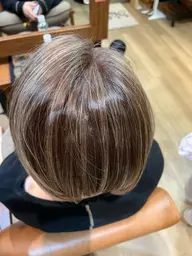 【白髪ぼかし】デザインカット＋ブリーチハイライト＋オンカラー+クイックトリートメント¥27,500→¥16,500